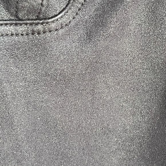 7 For All Mankind ankle cropped black legging with shine - Picture 6 of 10